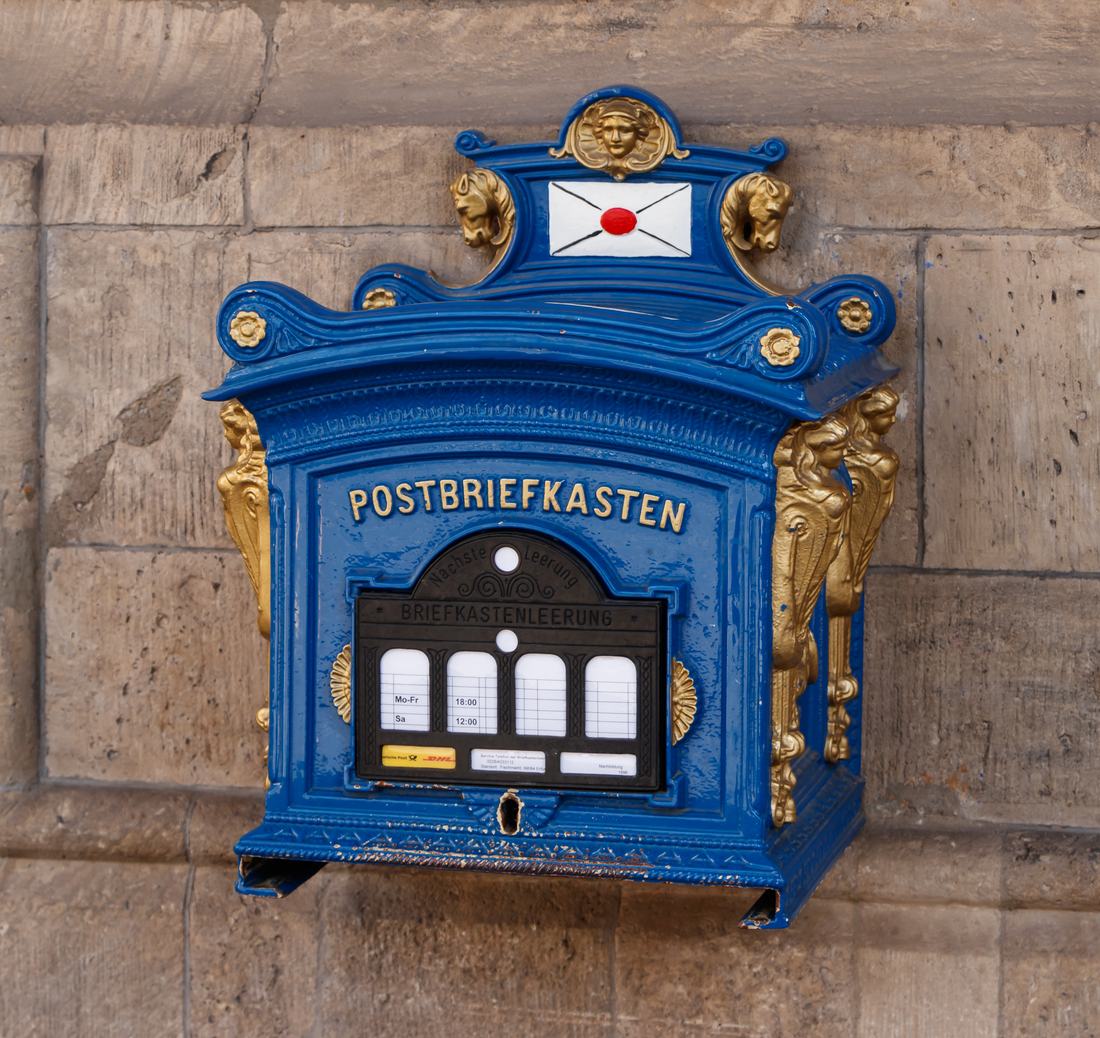 Briefkasten am Rathaus in Erfurt